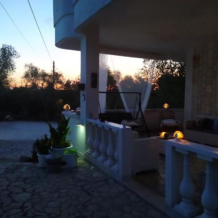 Villa Gardenia Остуні Екстер'єр фото