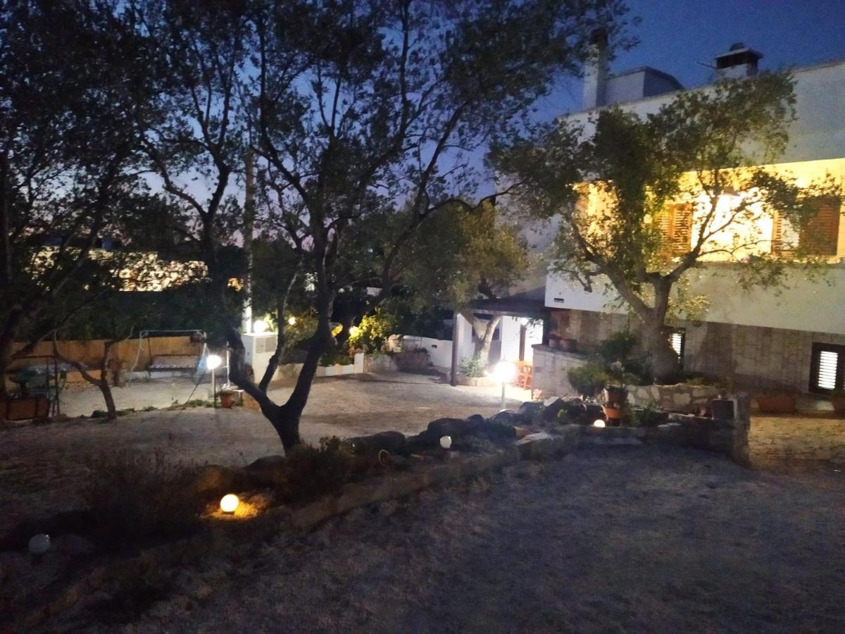 Villa Gardenia Остуні Екстер'єр фото